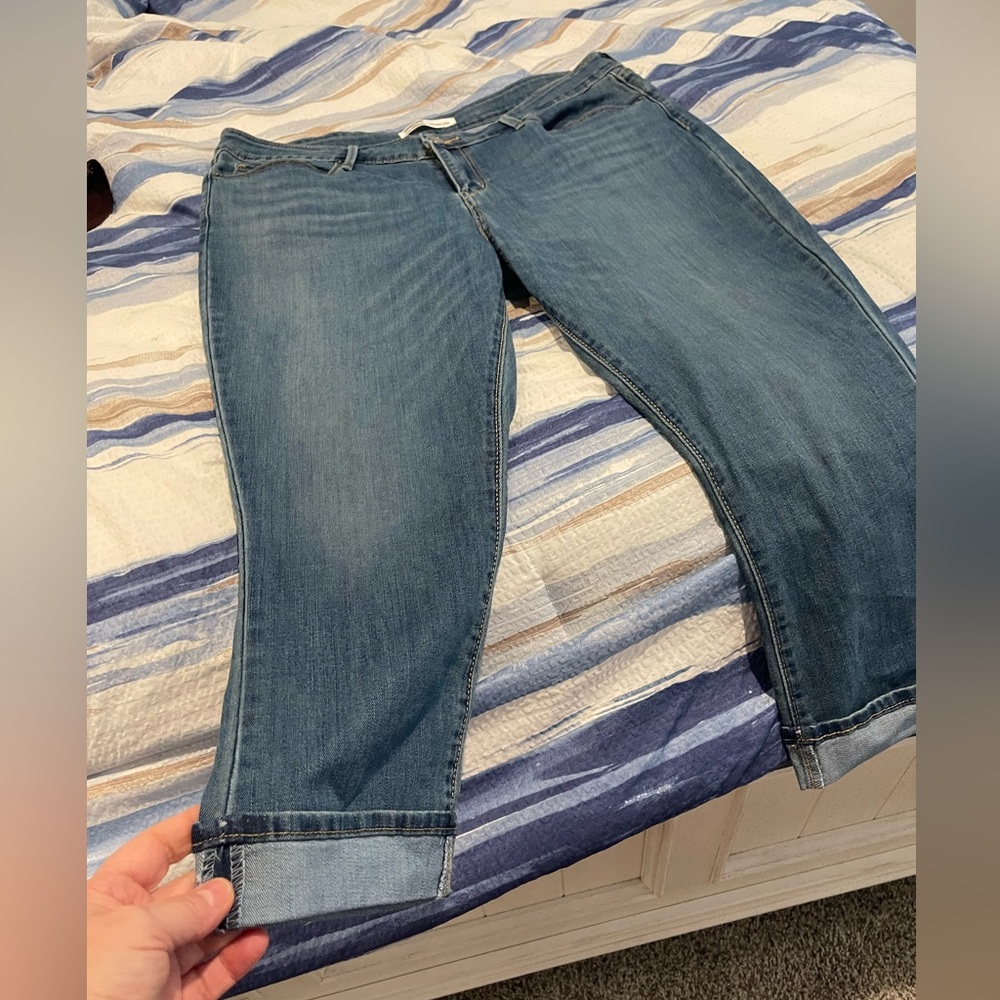 Mid calf /cropped cuffed jeans